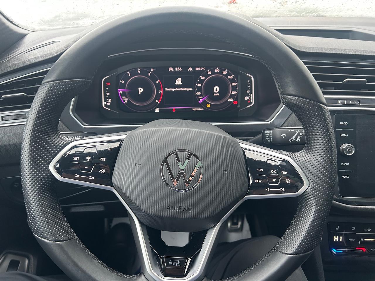 2022 Volkswagen Tiguan Highline R-LINE 4dr All-wheel Drive 4MOTION Photo