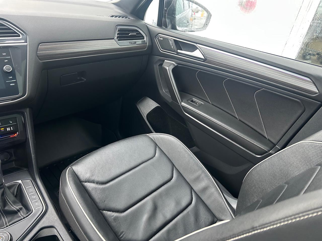 2022 Volkswagen Tiguan Highline R-LINE 4dr All-wheel Drive 4MOTION Photo