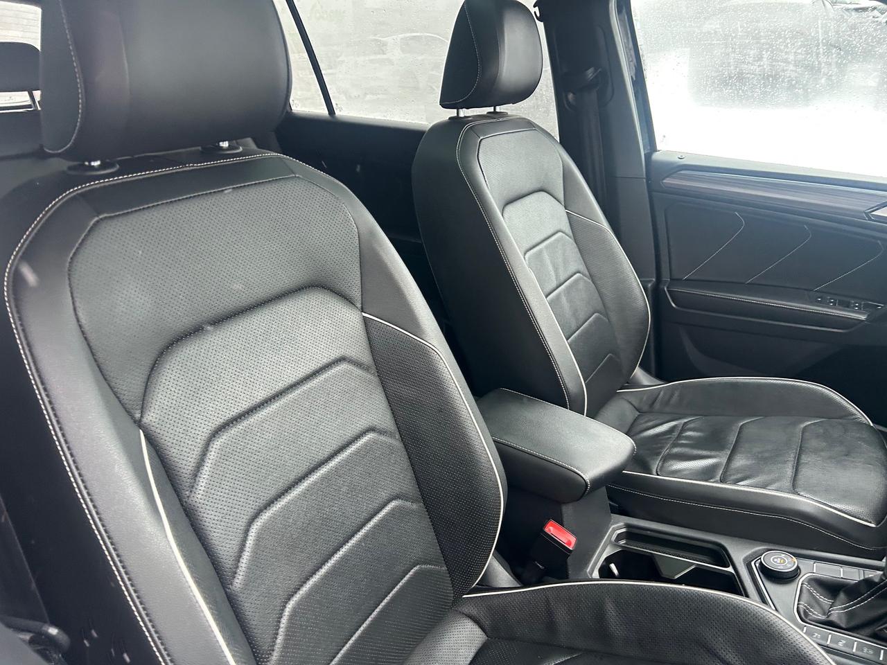 2022 Volkswagen Tiguan Highline R-LINE 4dr All-wheel Drive 4MOTION Photo