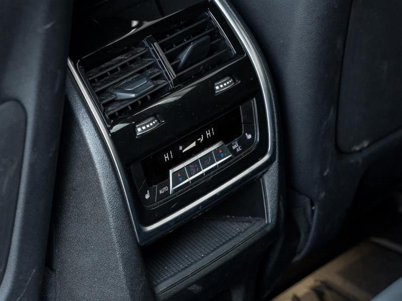 2024 BMW X6 M60i xDrive 4dr All-Wheel Drive Sports Activity Coupe Photo