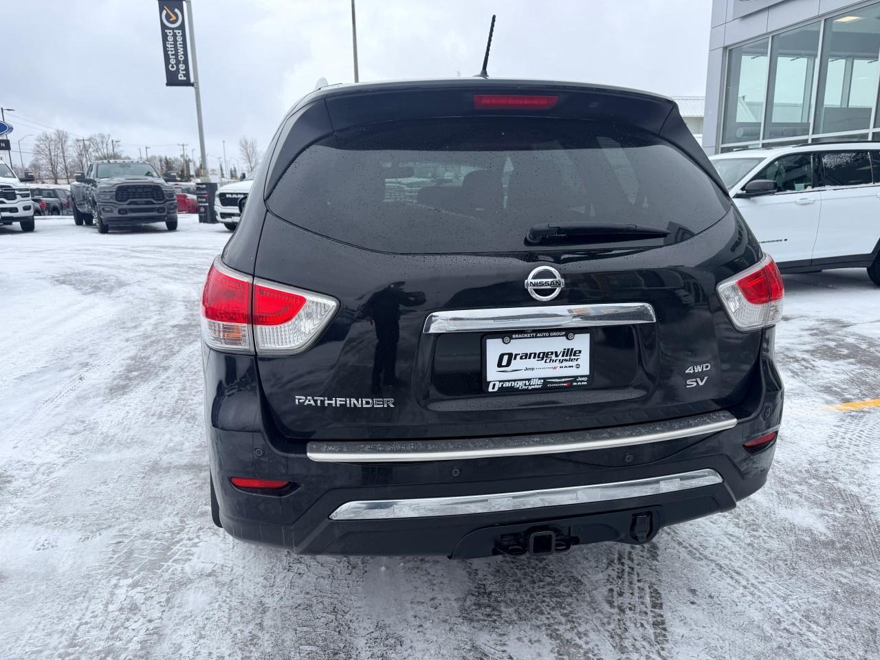 2016 Nissan Pathfinder 4WD 4dr SV Photo