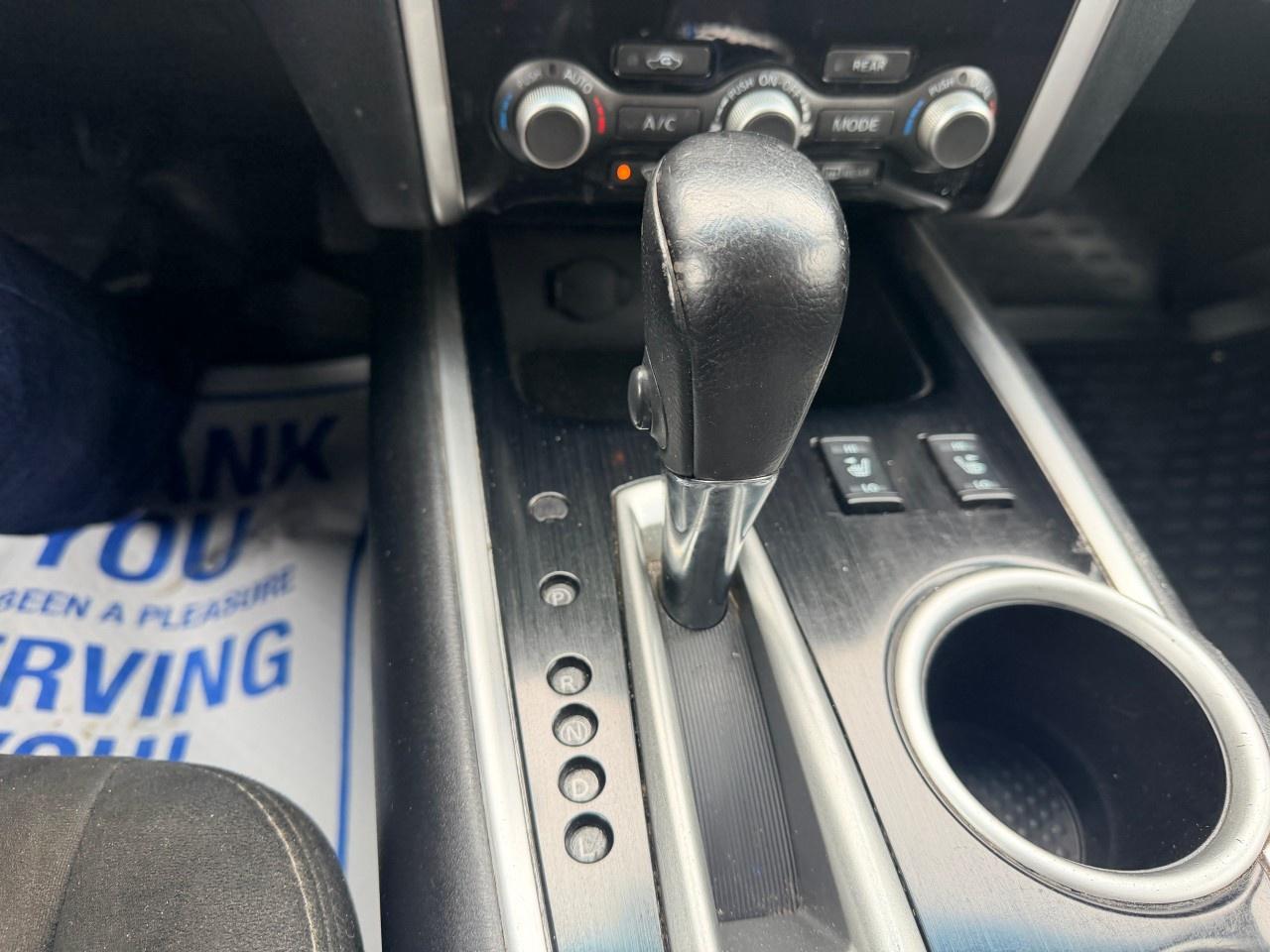 2016 Nissan Pathfinder 4WD 4dr SV Photo