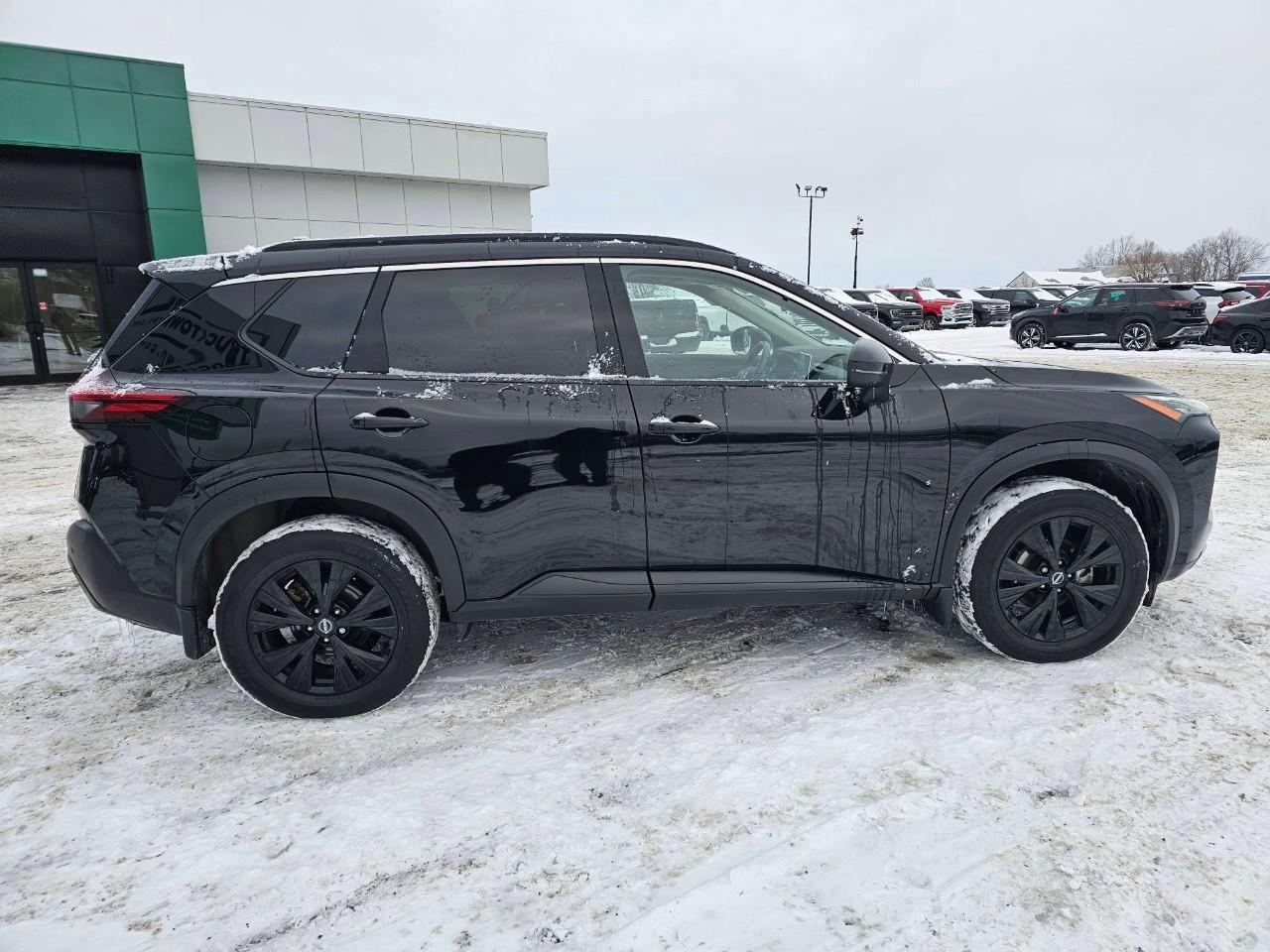 2023 Nissan Rogue SV Midnight Edition 4dr All-Wheel Drive Sport Utility Photo3