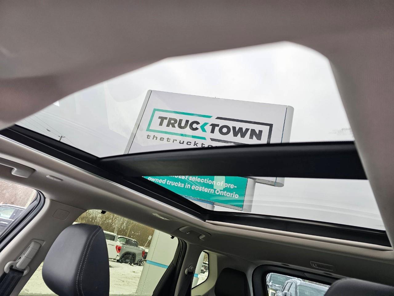 2023 Nissan Rogue SV Midnight Edition 4dr All-Wheel Drive Sport Utility Photo