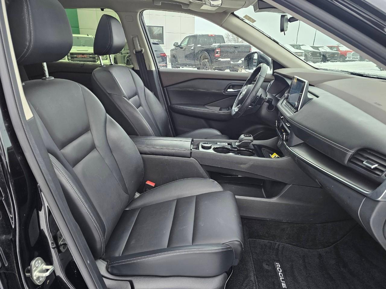 2023 Nissan Rogue SV Midnight Edition 4dr All-Wheel Drive Sport Utility Photo