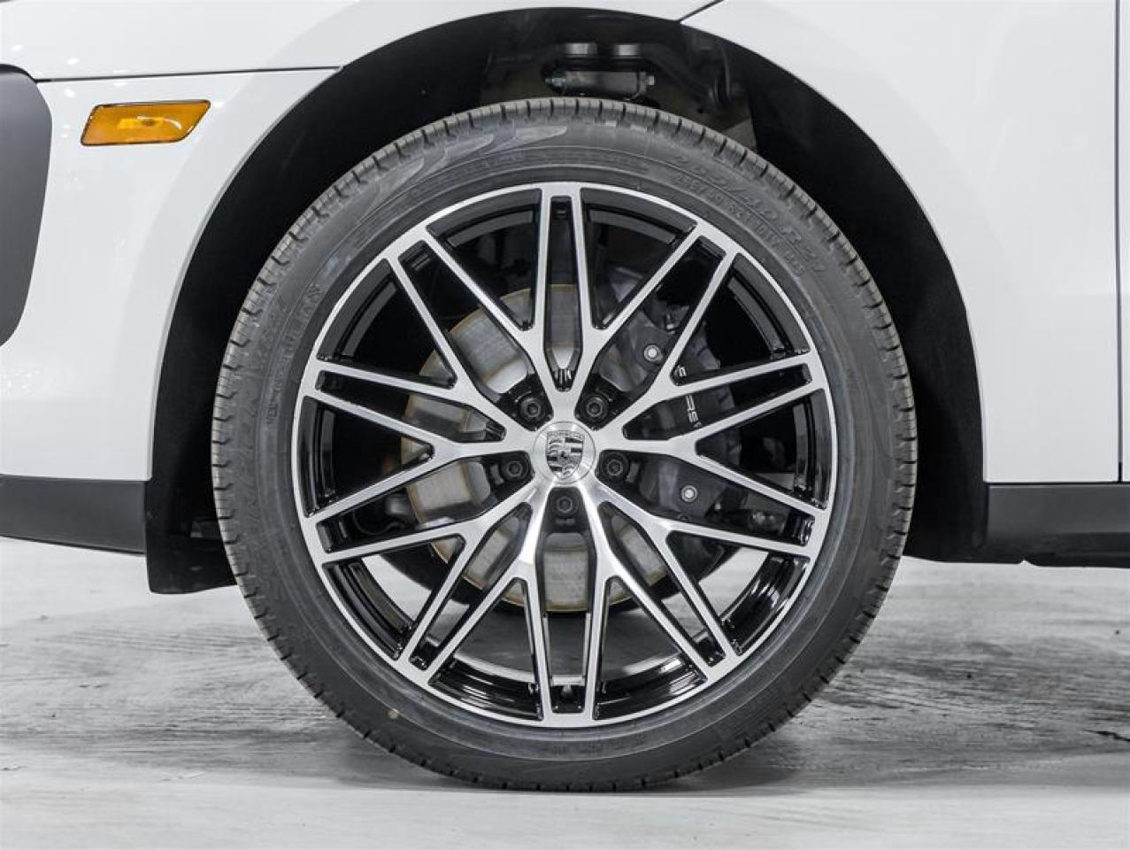 2026 Porsche Macan  Photo