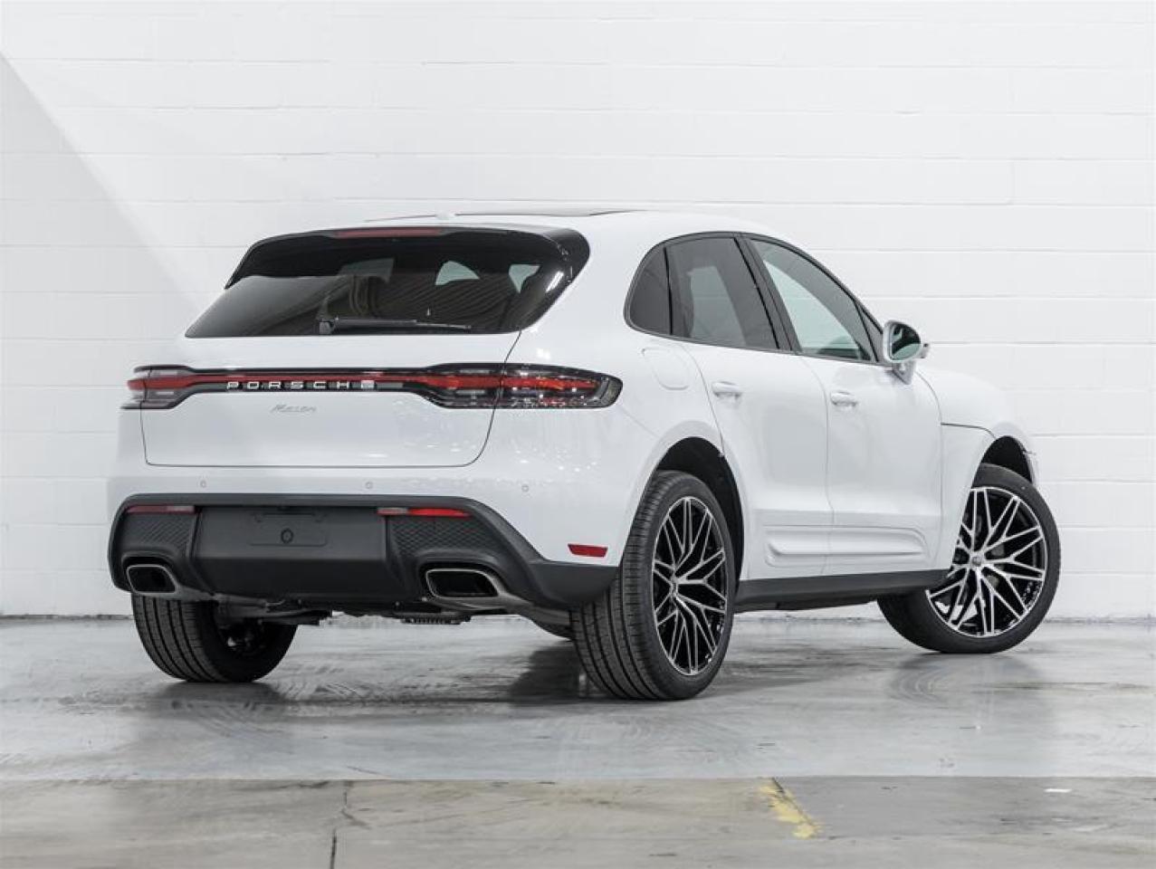 2026 Porsche Macan  Photo