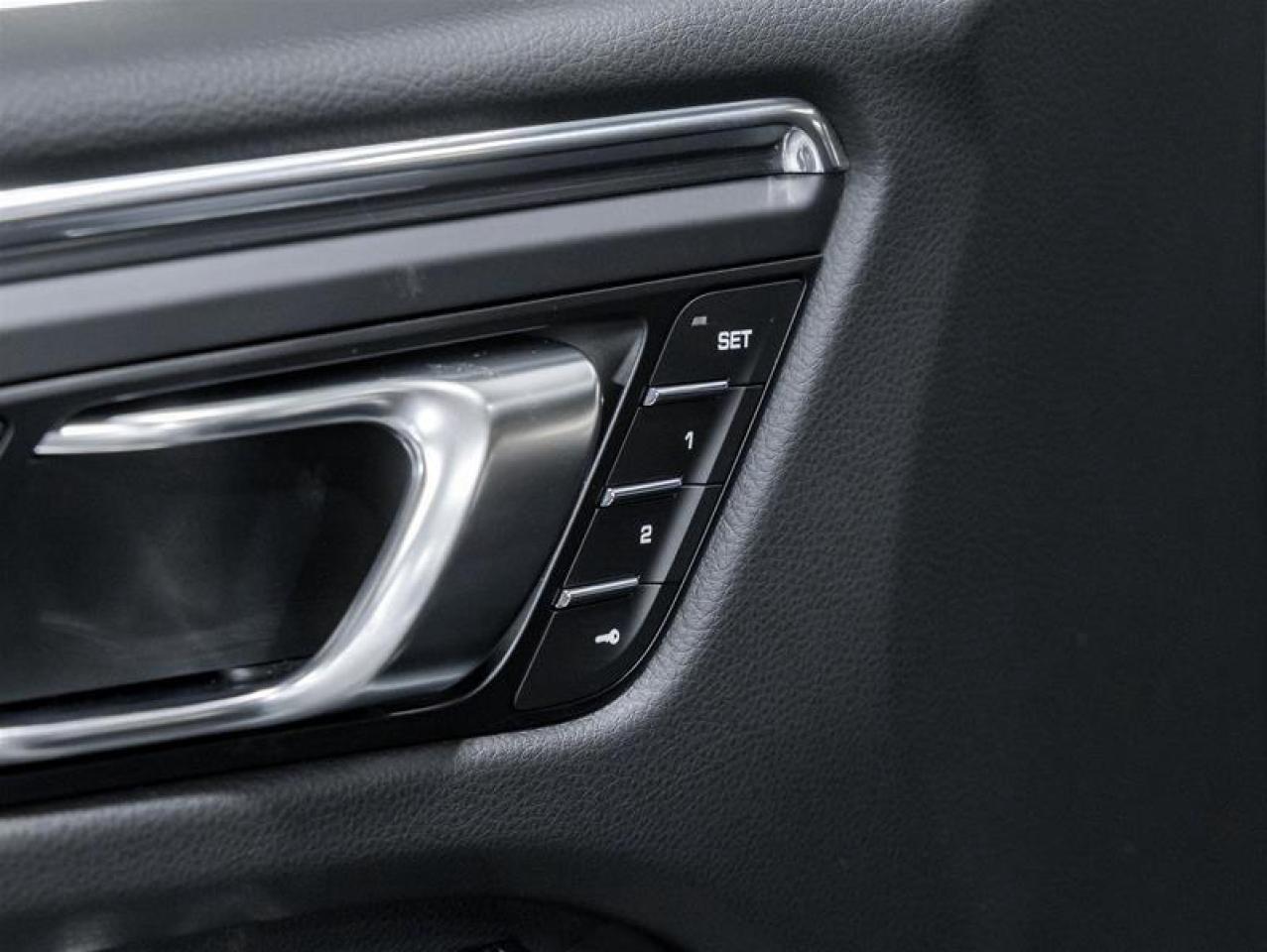 2026 Porsche Macan  Photo