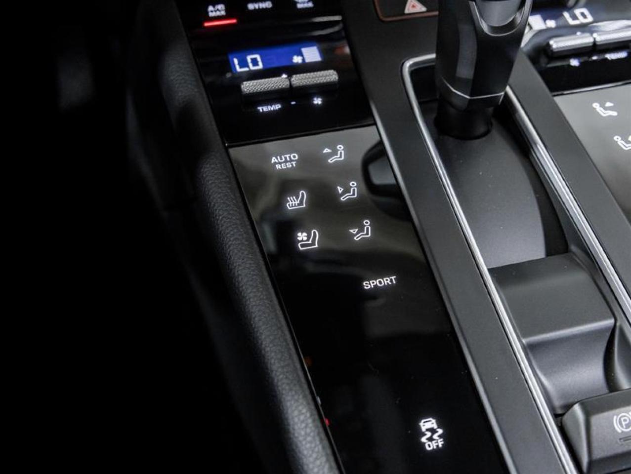 2026 Porsche Macan  Photo