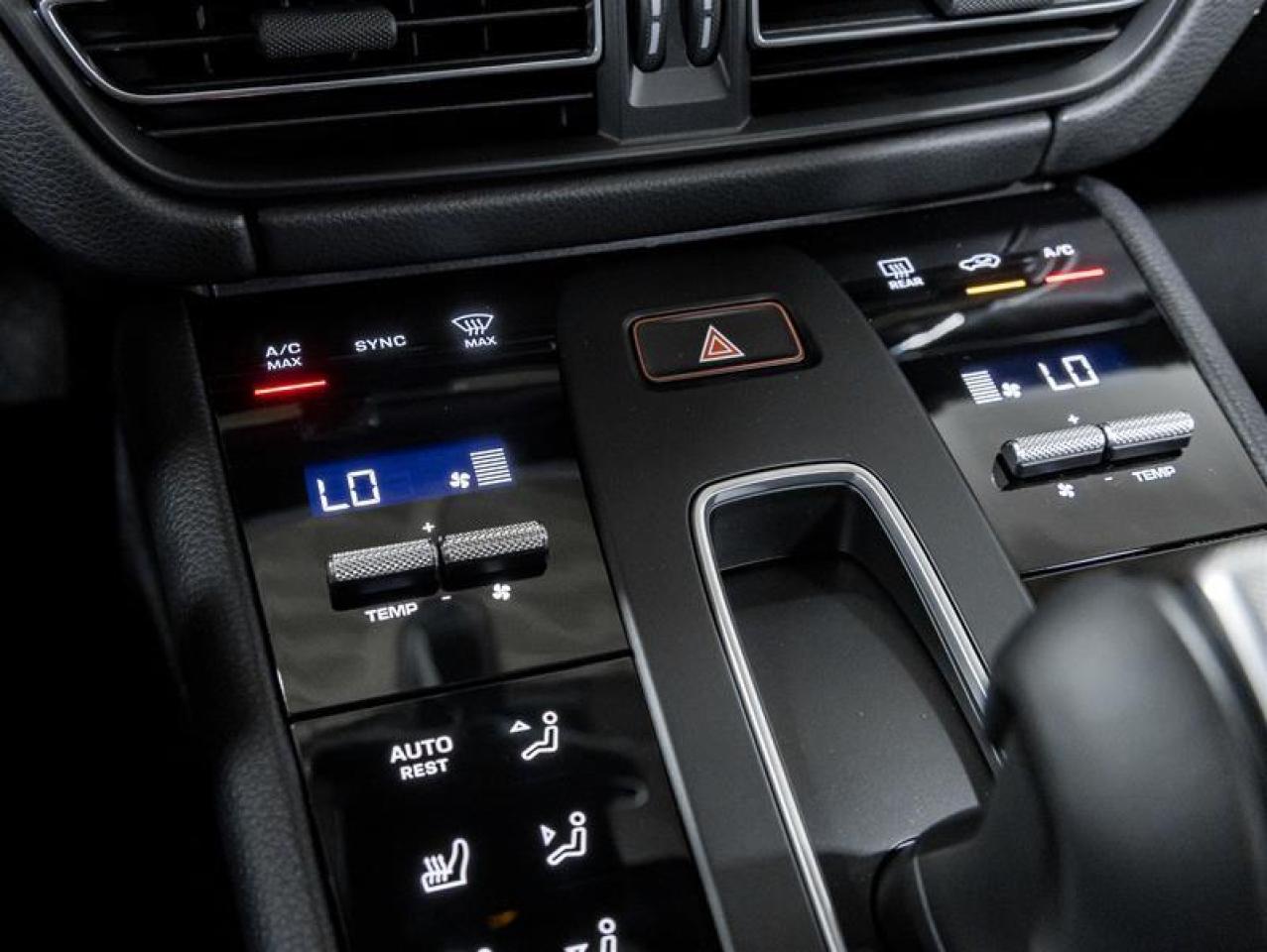 2026 Porsche Macan  Photo