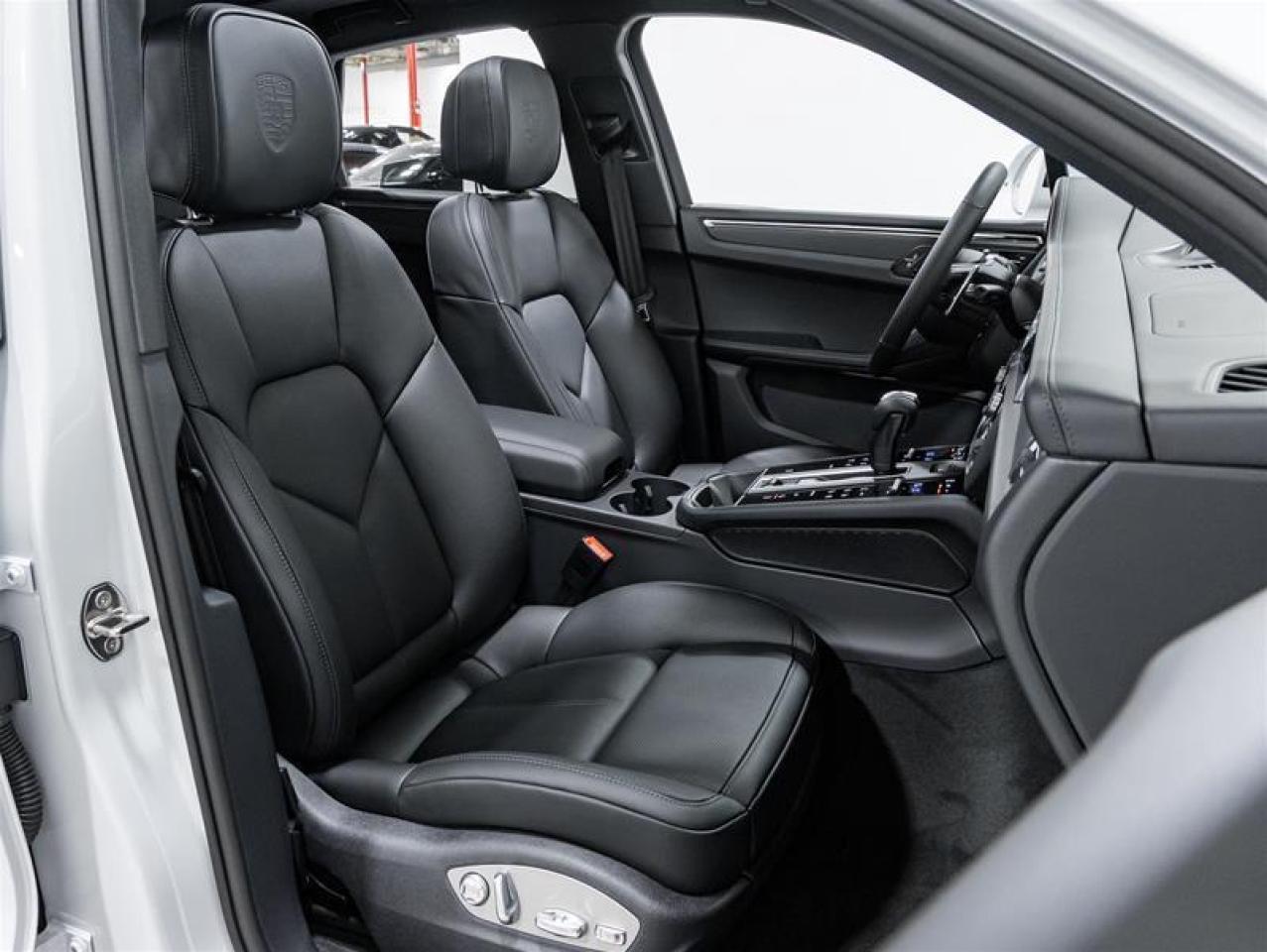 2026 Porsche Macan  Photo