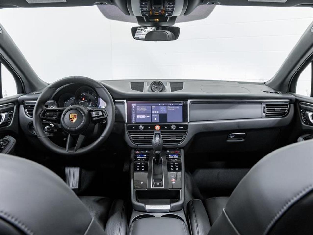 2026 Porsche Macan  Photo