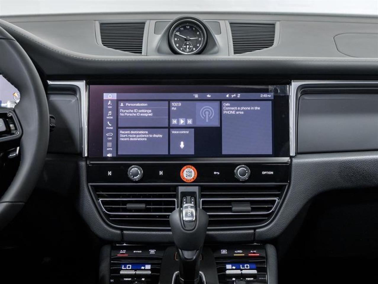 2026 Porsche Macan  Photo