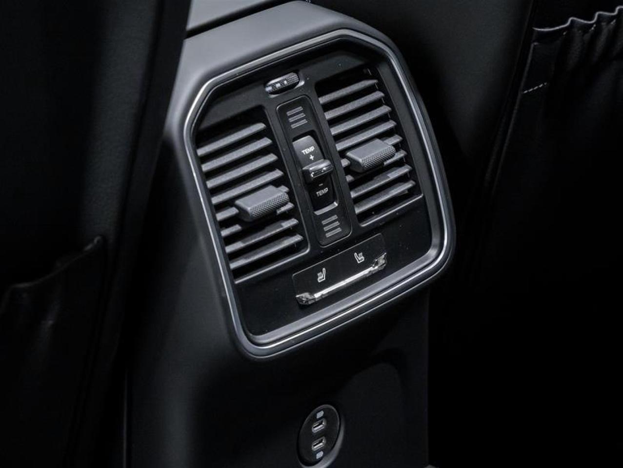 2026 Porsche Macan  Photo