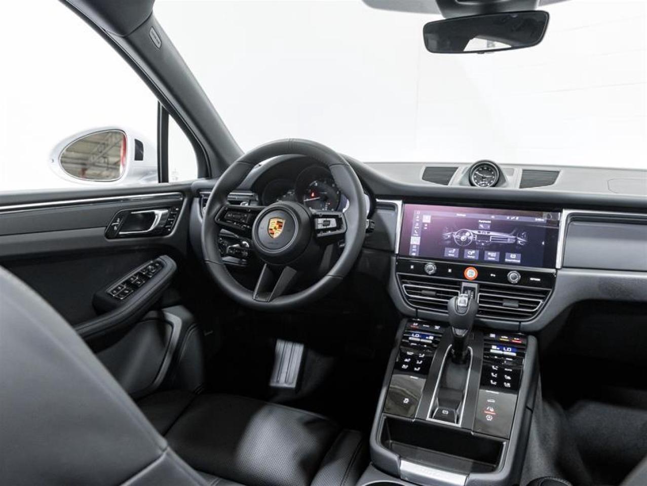 2026 Porsche Macan  Photo