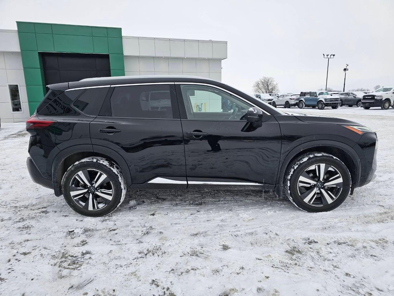 2023 Nissan Rogue Platinum 4dr All-Wheel Drive Sport Utility Photo3