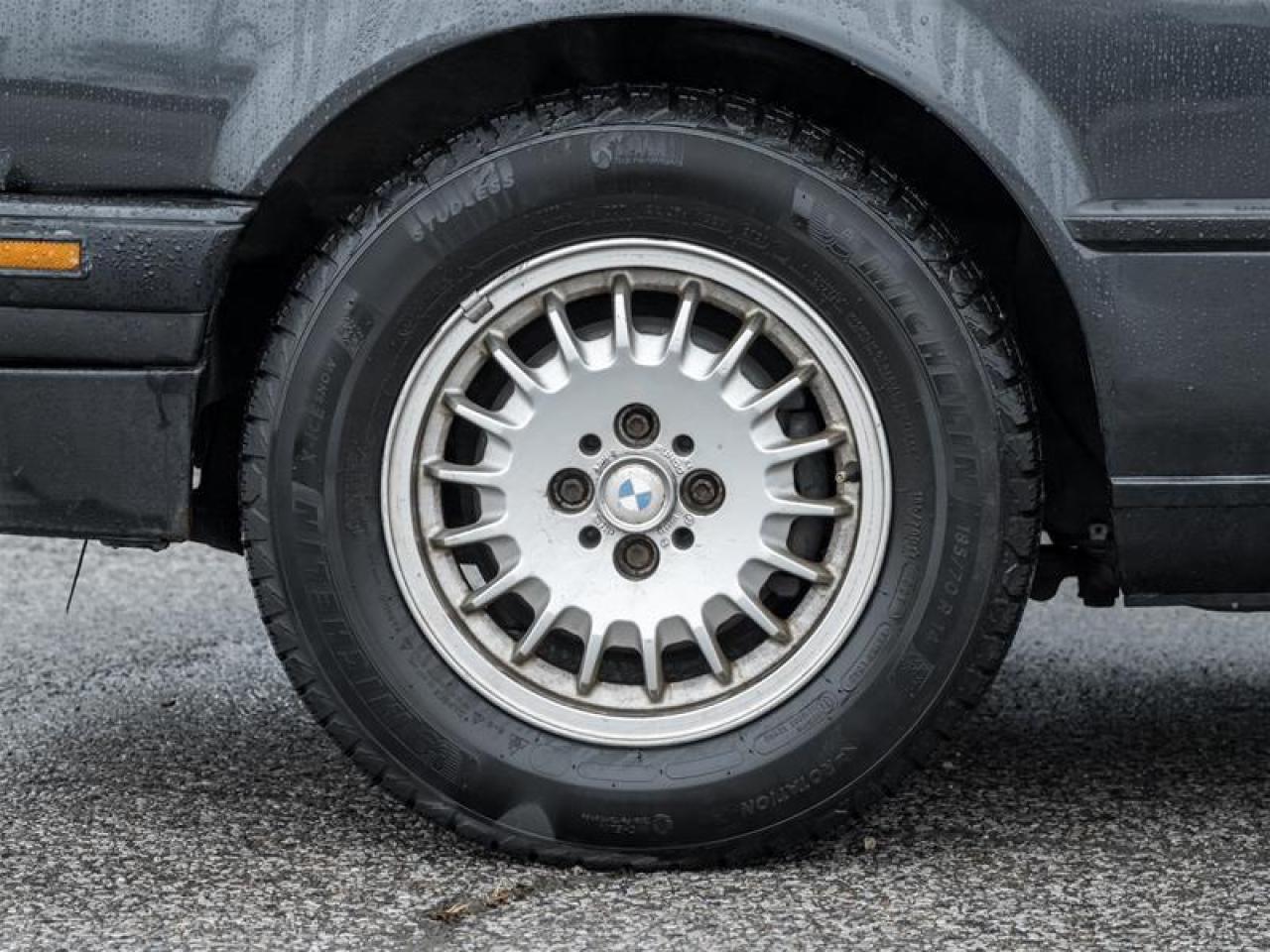 1990 BMW 325i  Photo4