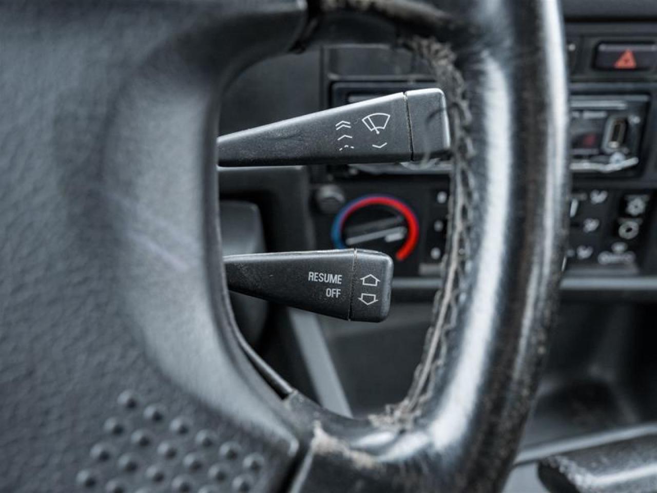 1990 BMW 325i  Photo