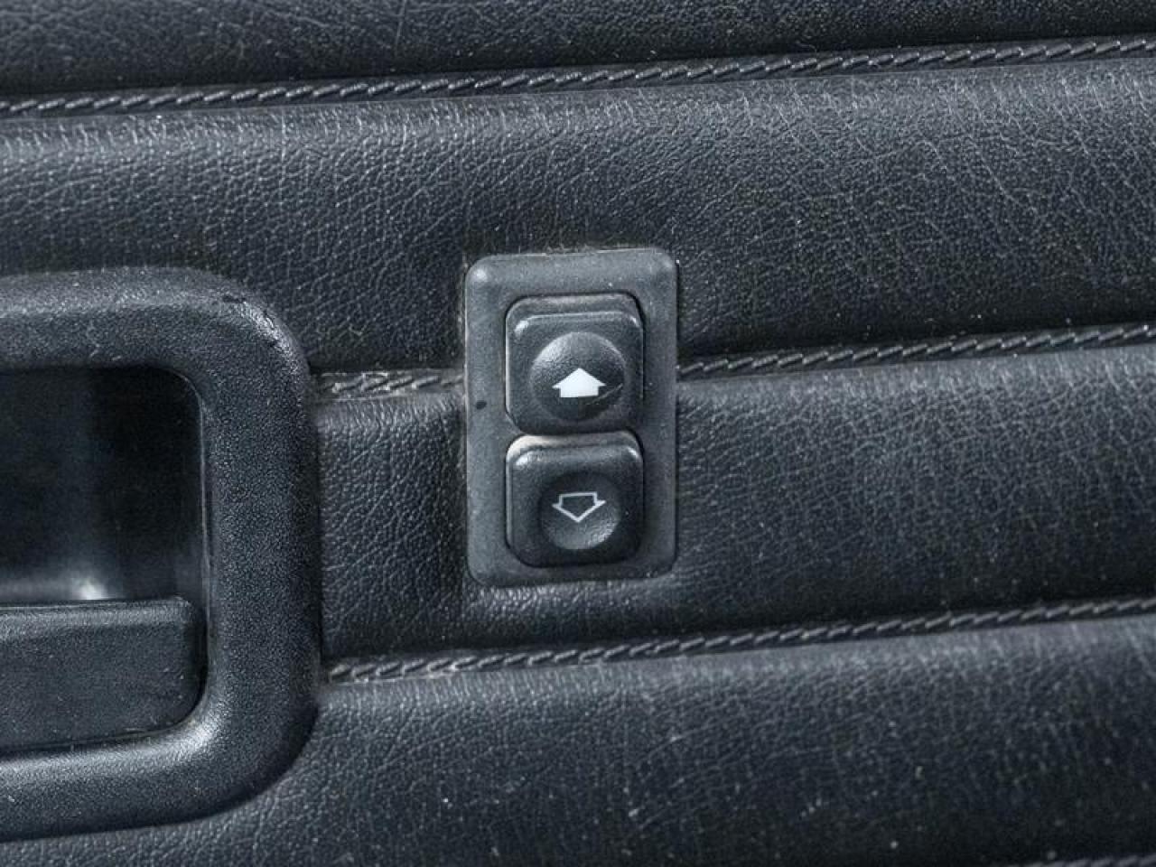 1990 BMW 325i  Photo