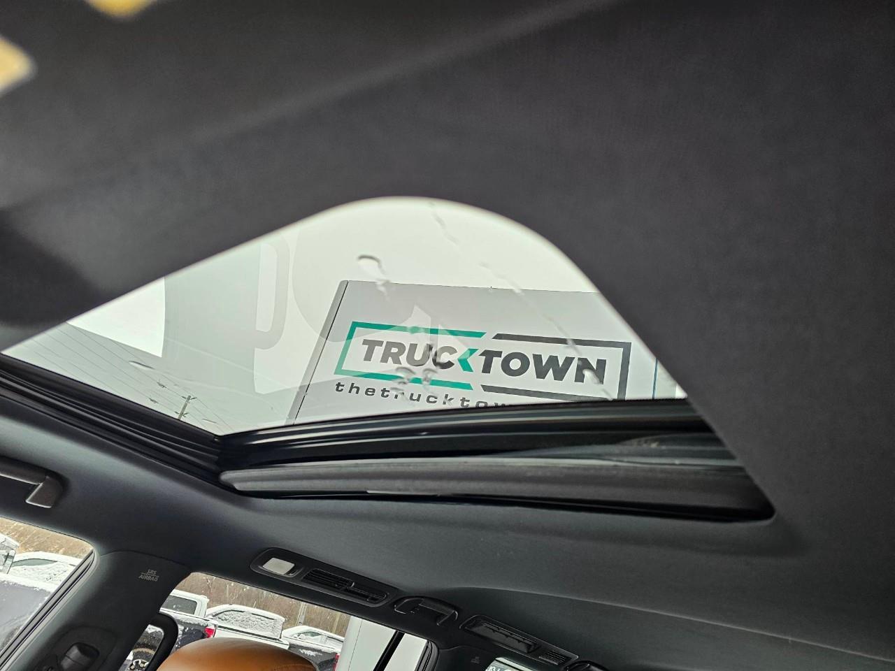 2021 Infiniti QX80 ProACTIVE 7 Passenger 4dr 4x4 Photo