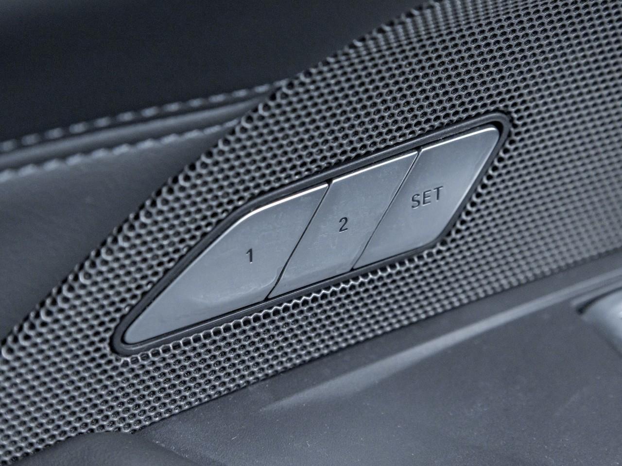 2025 BMW M4 Base 2dr Rear-Wheel Drive Coupe Photo