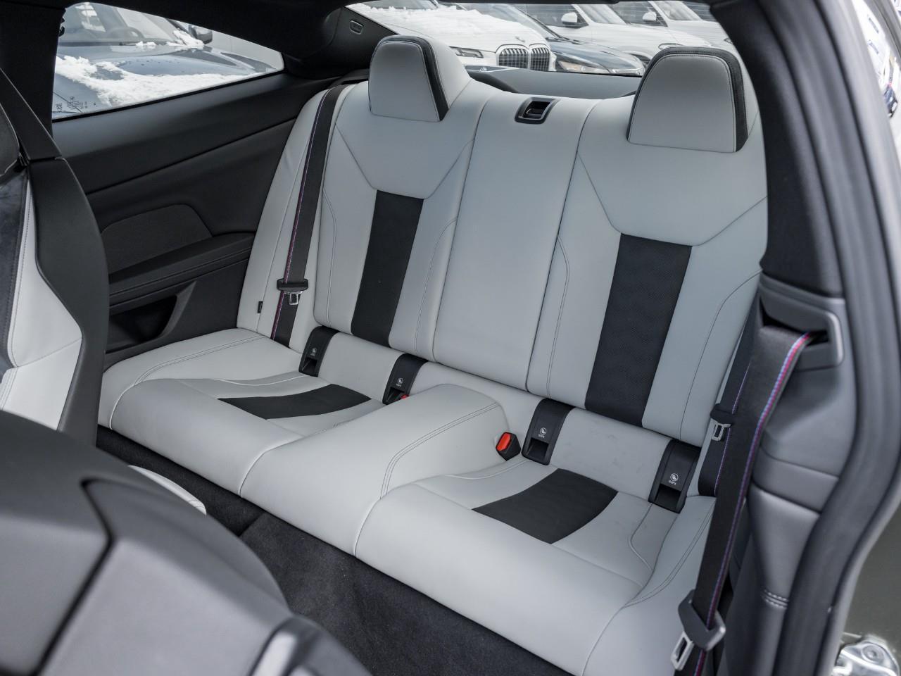 2025 BMW M4 Base 2dr Rear-Wheel Drive Coupe Photo