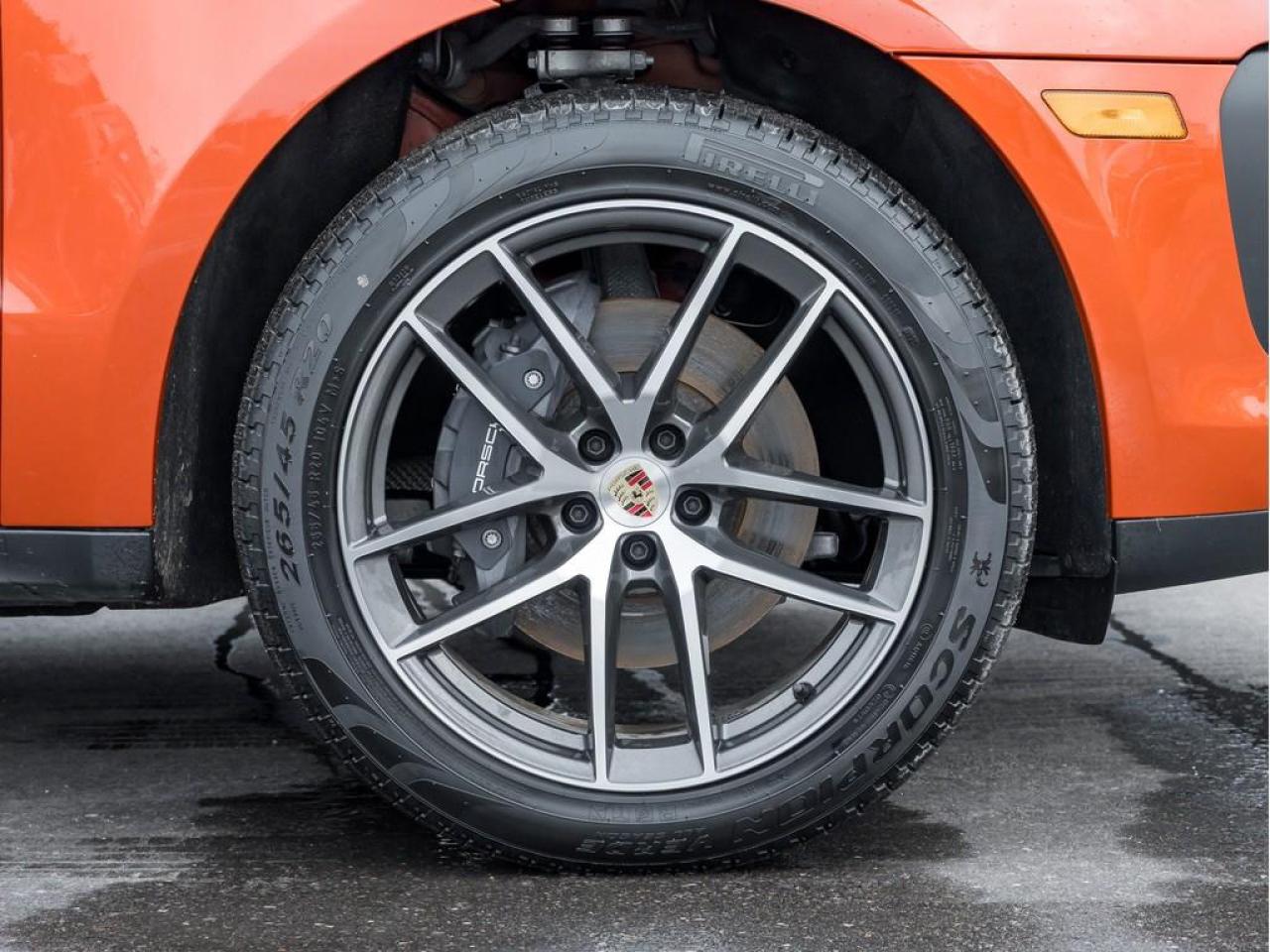 2025 Porsche Macan  Photo3