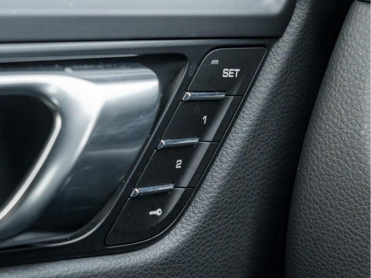 2025 Porsche Macan  Photo