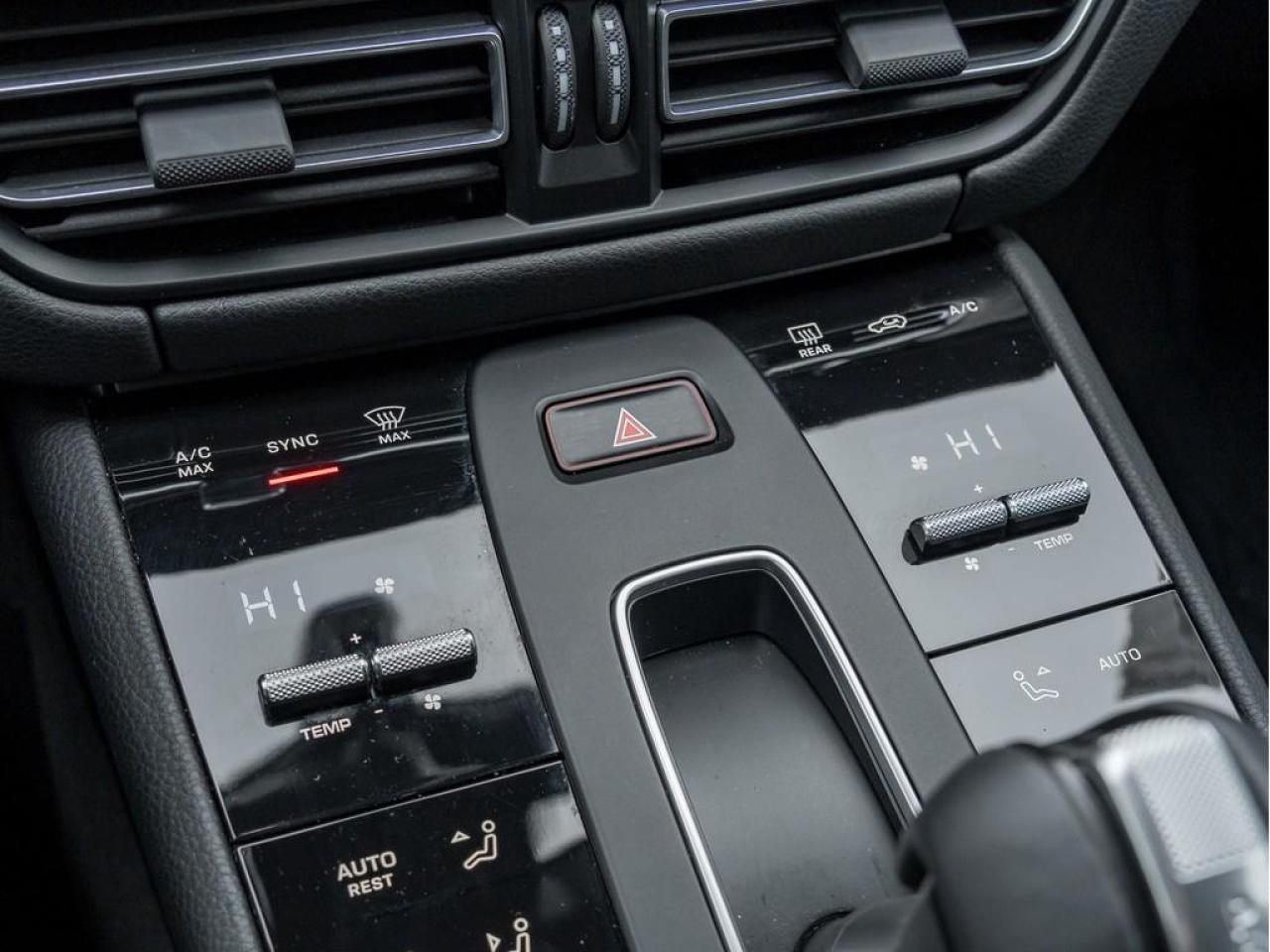 2025 Porsche Macan  Photo