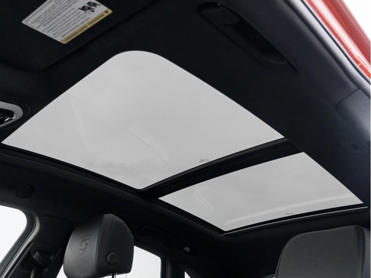 2025 Porsche Macan  Photo