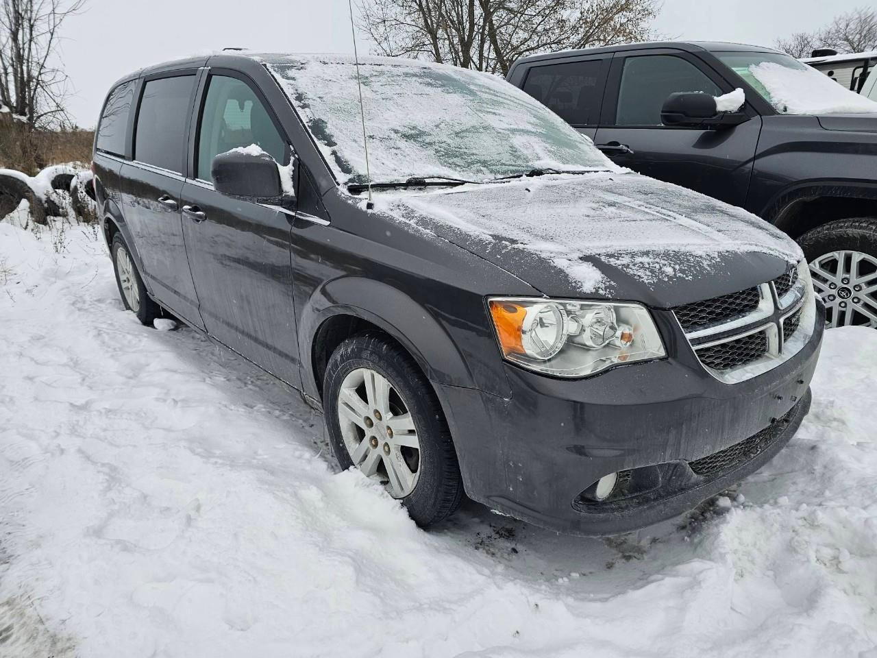 2018 Dodge Grand Caravan Crew Passenger Van Photo0