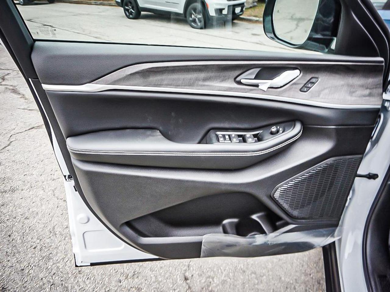 2025 Jeep Grand Cherokee L  Photo