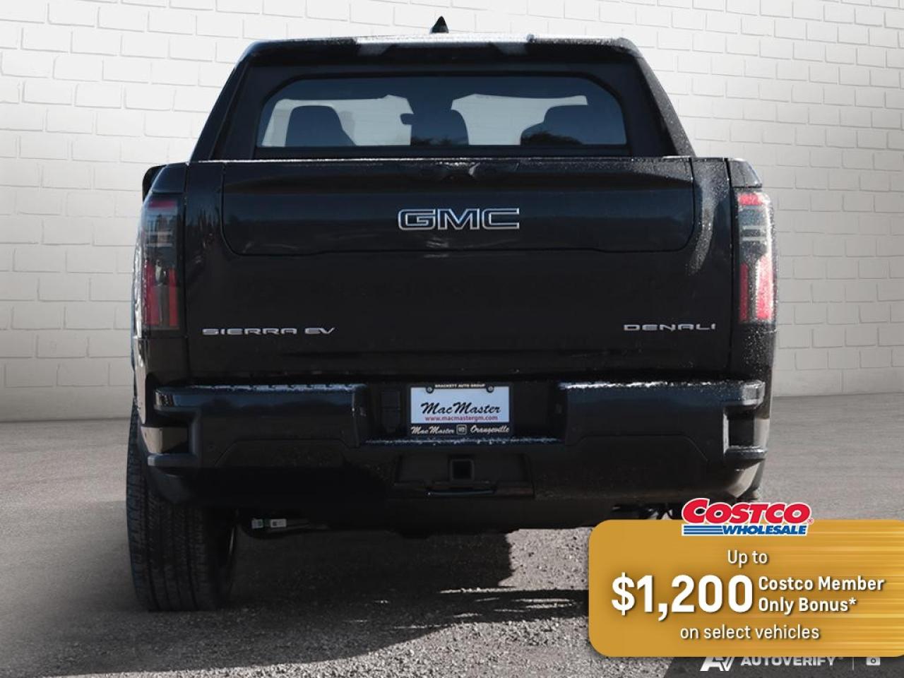 2025 GMC Sierra EV e4WD Crew Cab Extended Range Denali Photo4