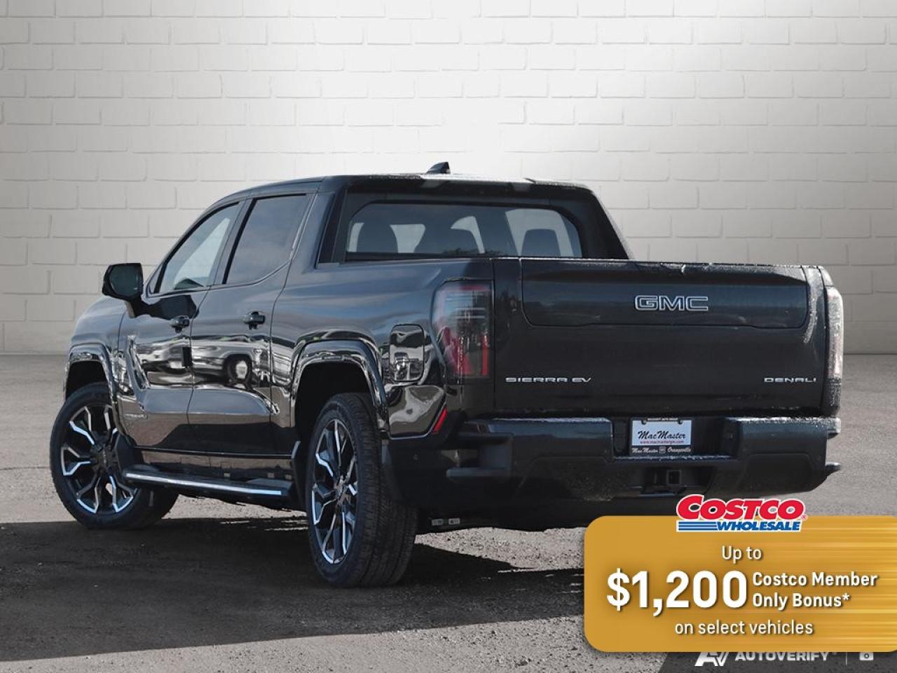 2025 GMC Sierra EV e4WD Crew Cab Extended Range Denali Photo3