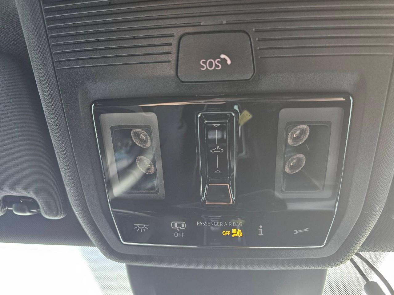 2025 Volkswagen Golf R Base 4dr All-Wheel Drive 4MOTION Hatchback Photo