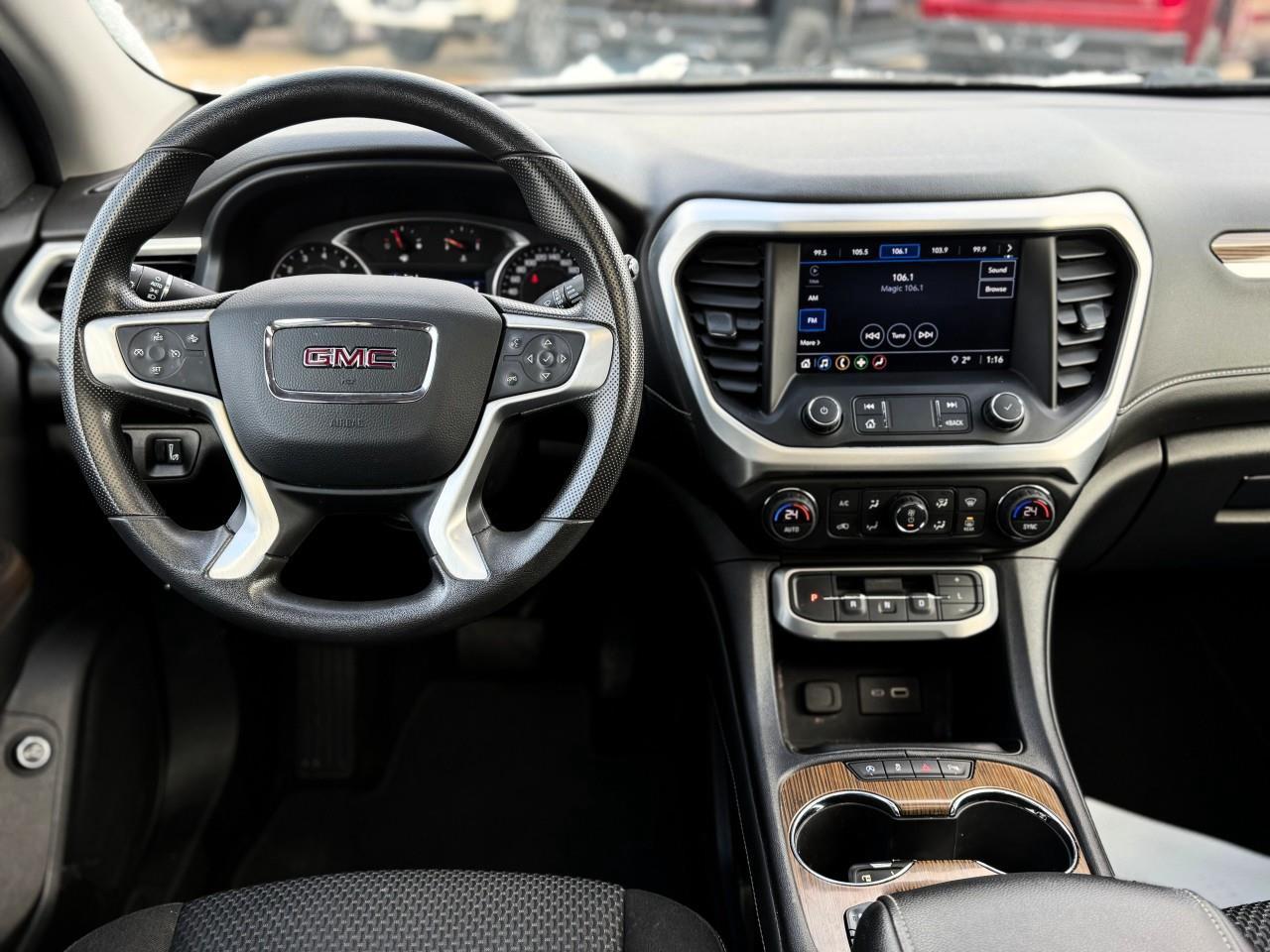 2022 GMC Acadia SLE All-wheel Drive Photo