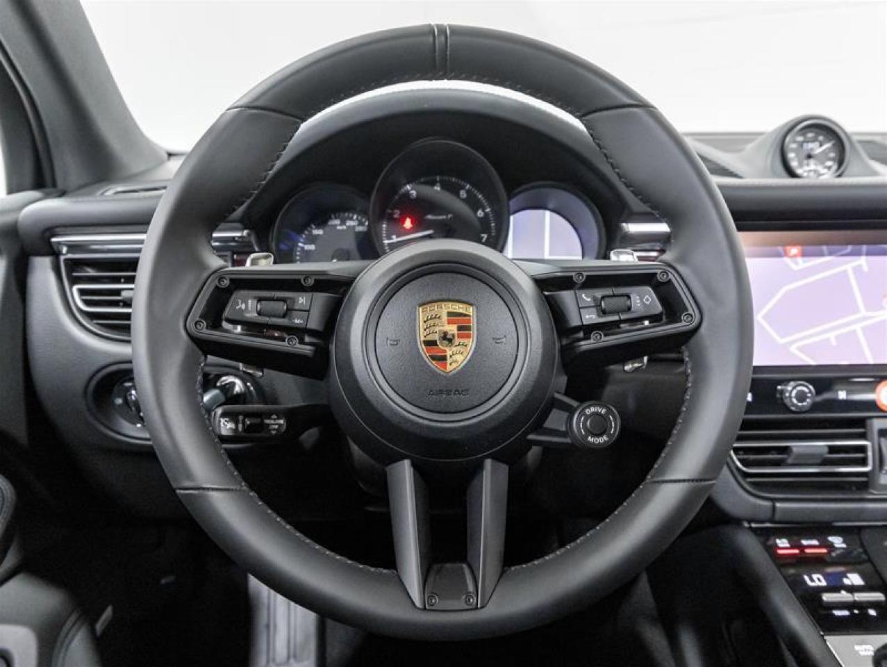 2026 Porsche Macan  Photo