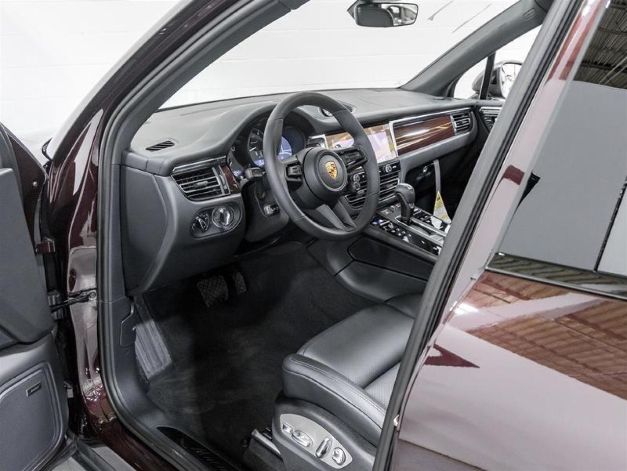 2026 Porsche Macan  Photo