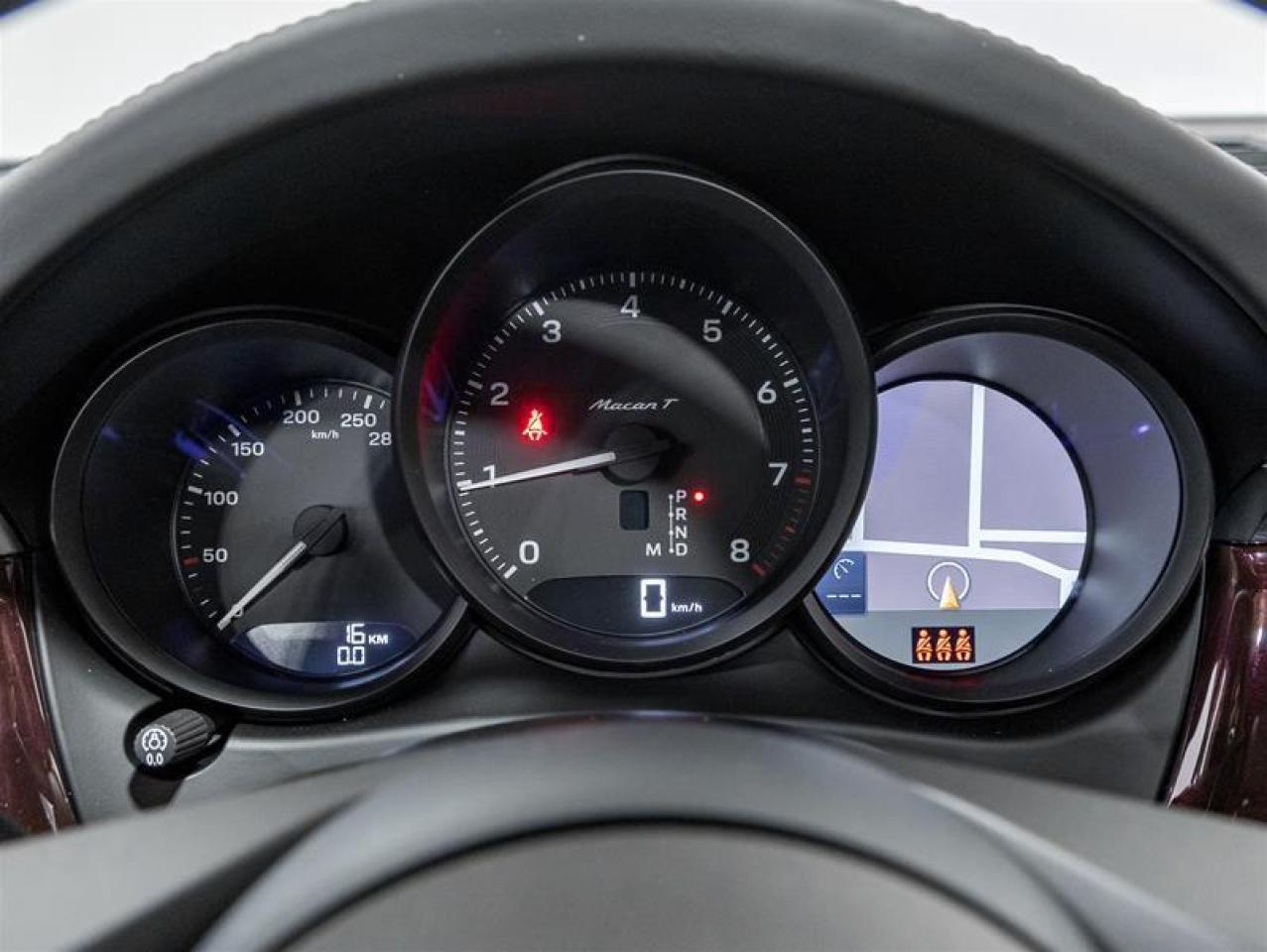 2026 Porsche Macan  Photo