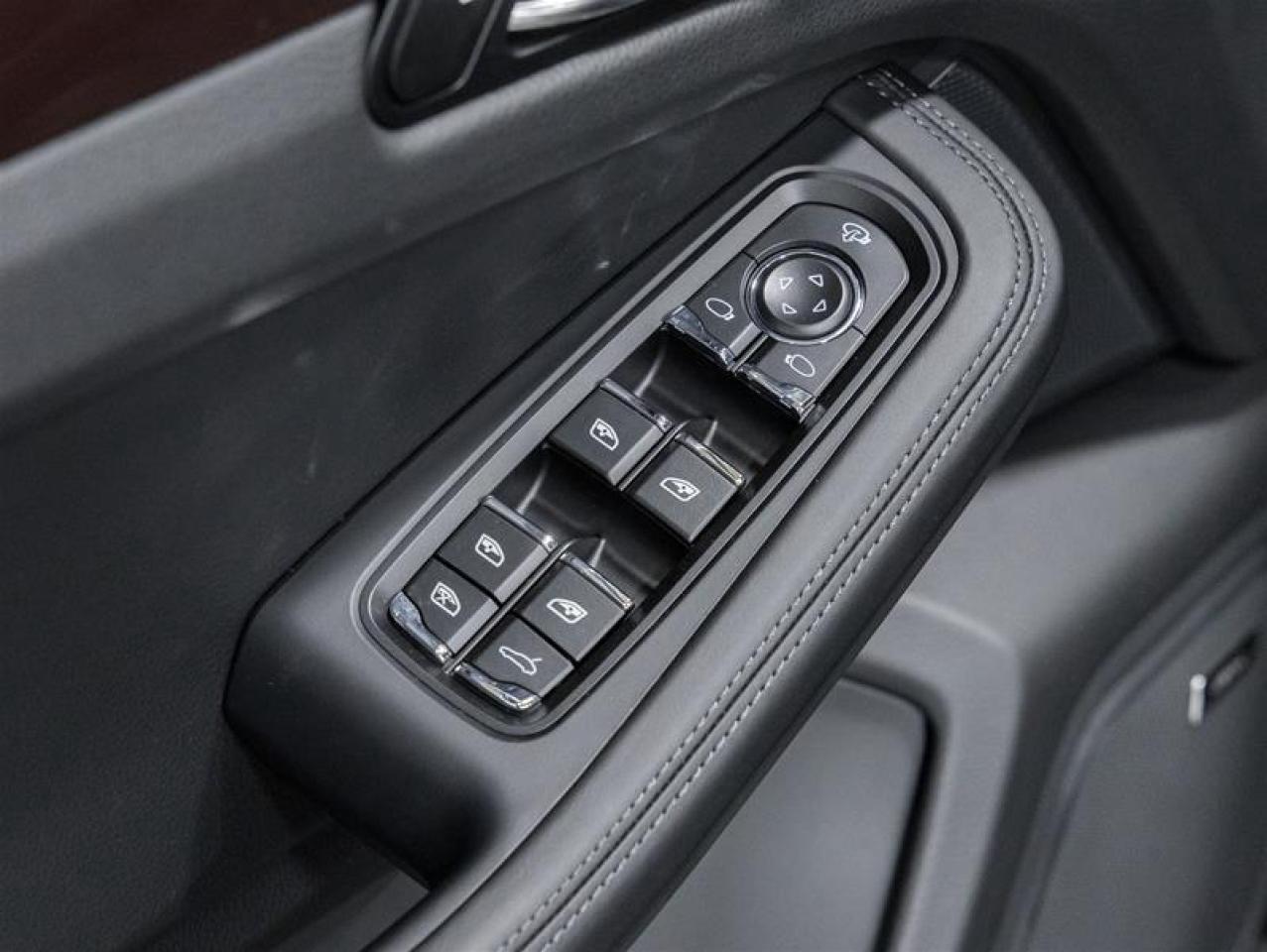 2026 Porsche Macan  Photo