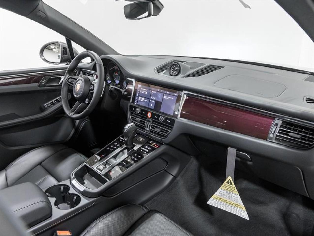 2026 Porsche Macan  Photo