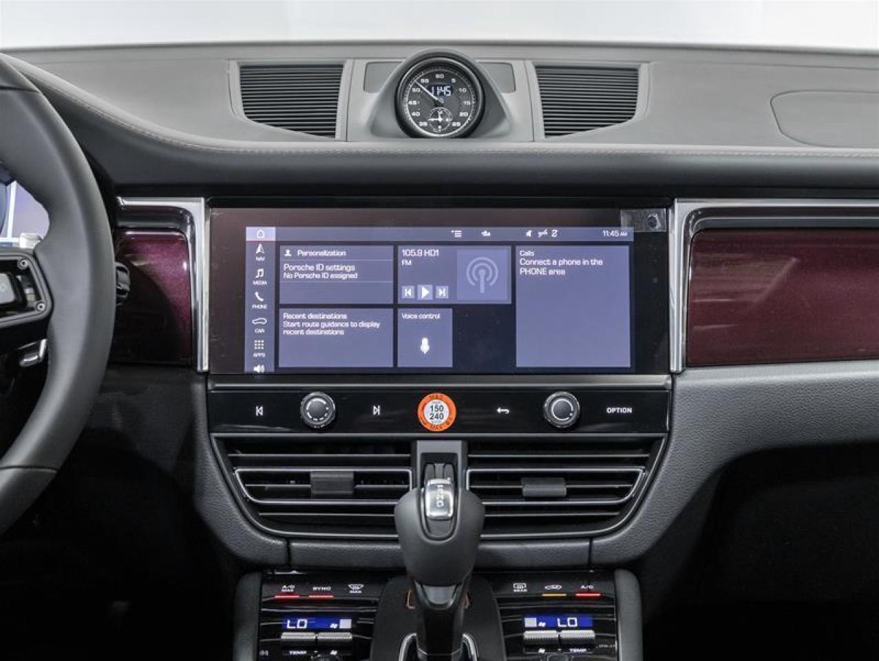 2026 Porsche Macan  Photo