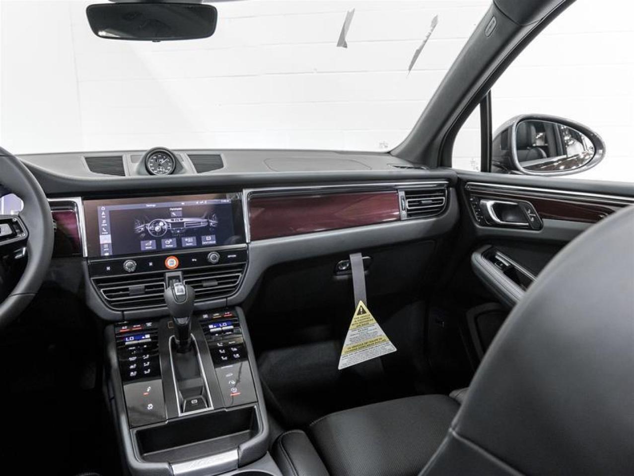 2026 Porsche Macan  Photo