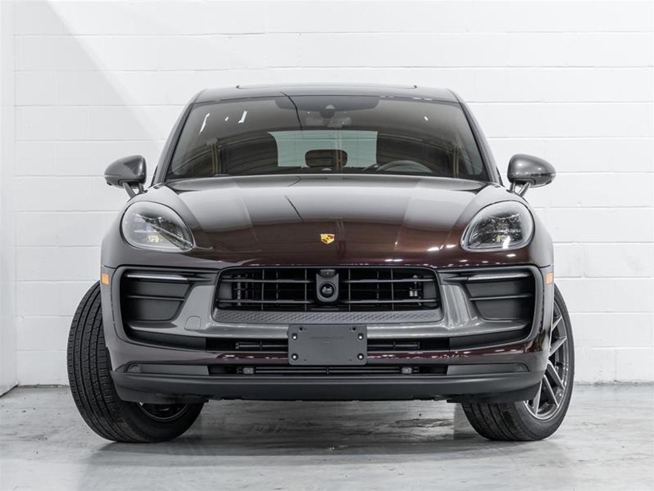 2026 Porsche Macan  Photo1