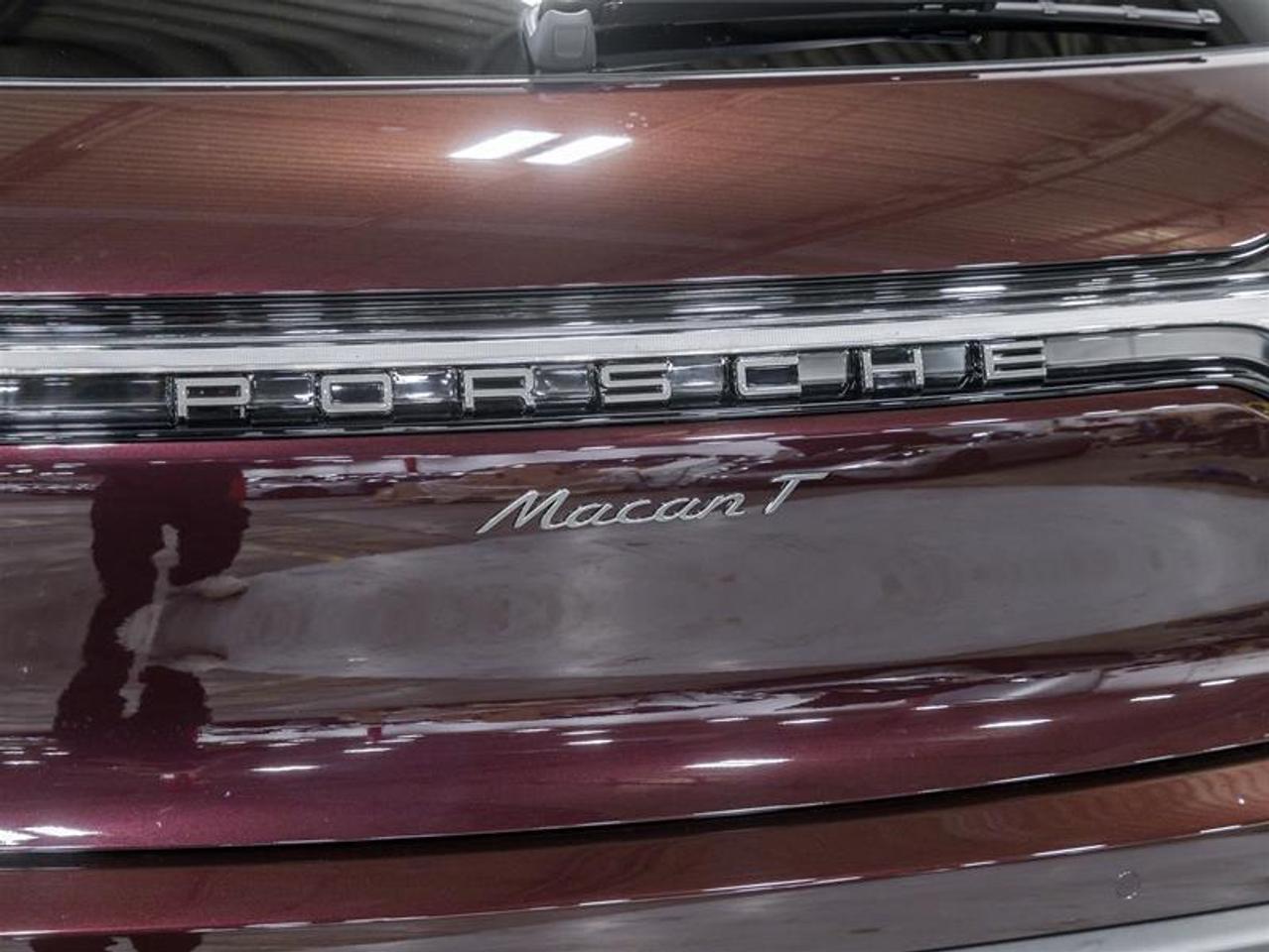 2026 Porsche Macan  Photo