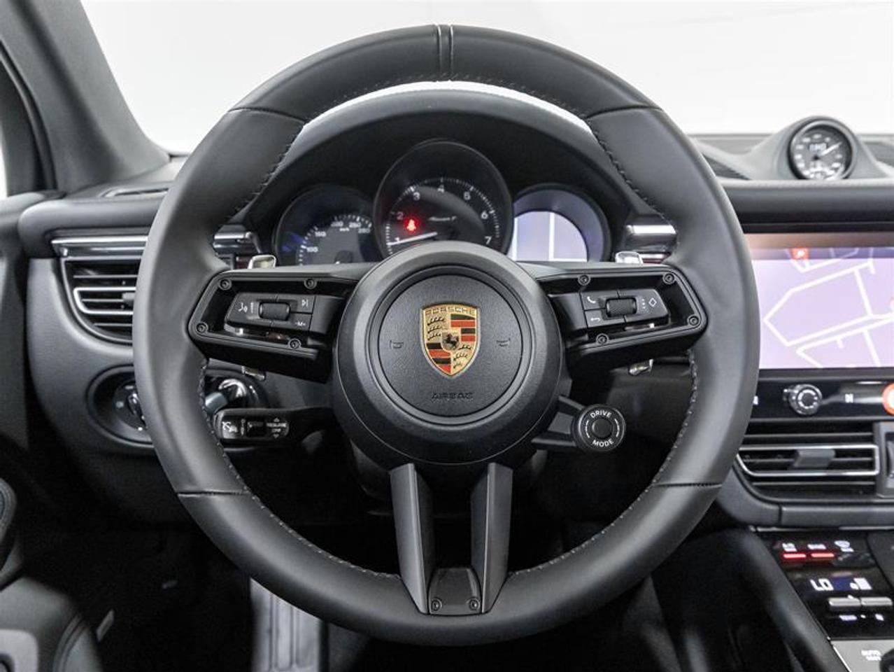 2026 Porsche Macan  Photo
