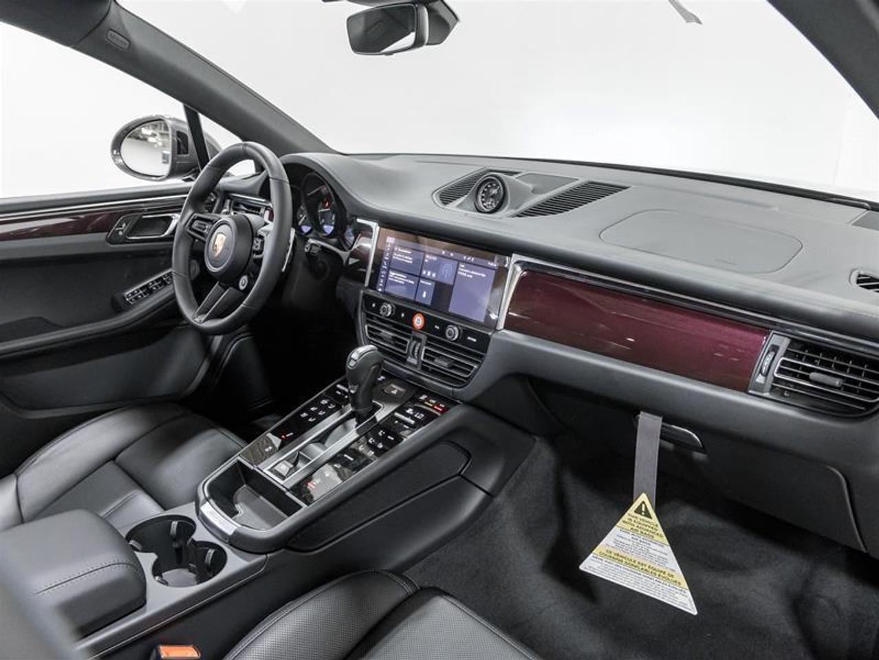2026 Porsche Macan  Photo