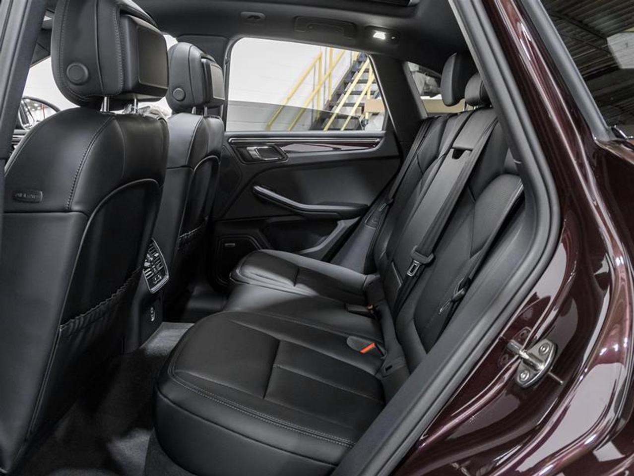 2026 Porsche Macan  Photo