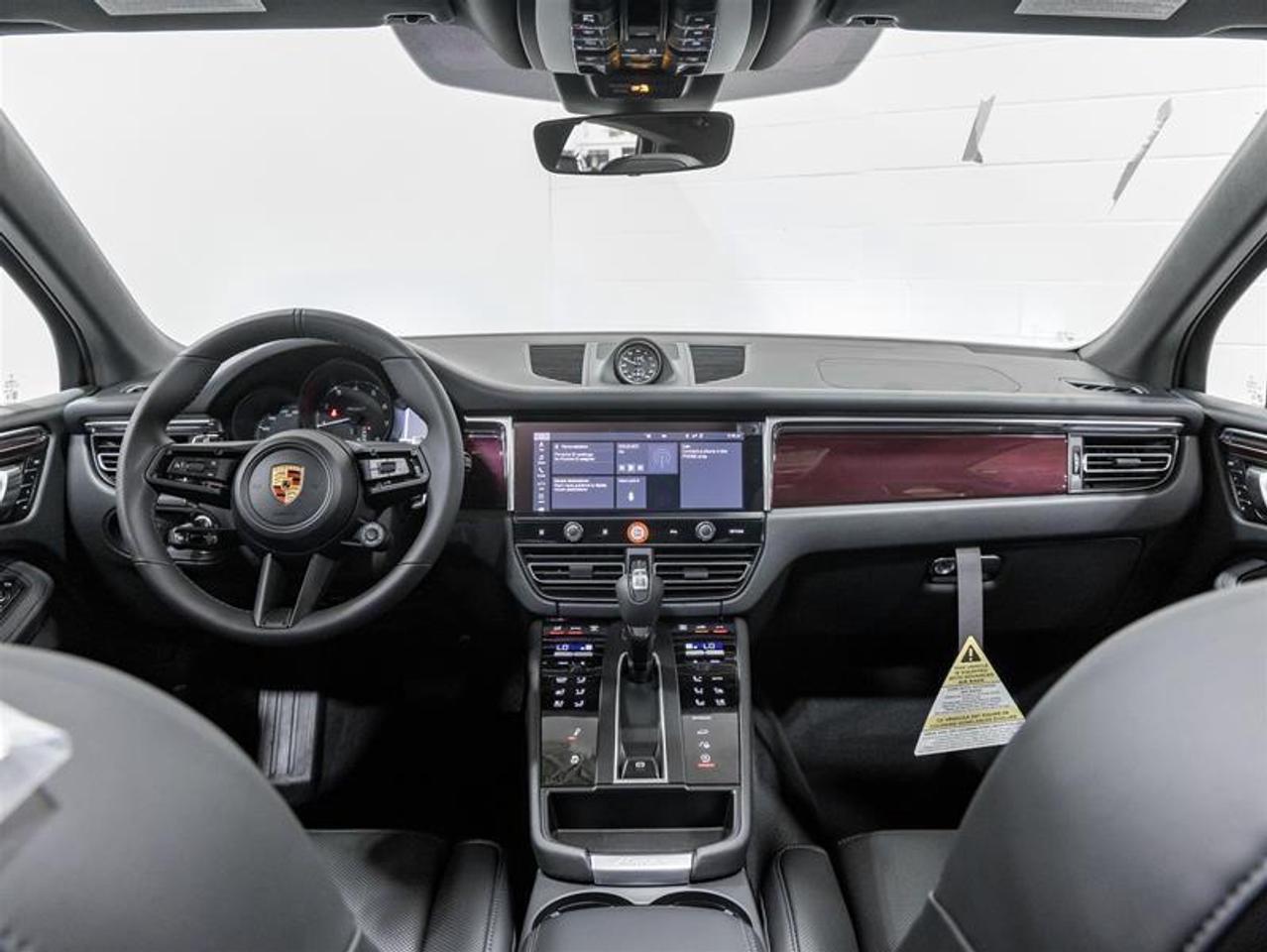 2026 Porsche Macan  Photo
