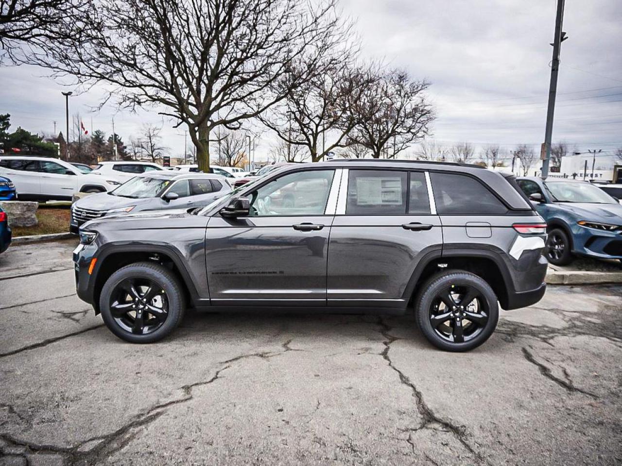 2025 Jeep Grand Cherokee  Photo